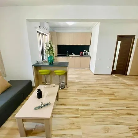 Apartment Lyvan's - Mamaia Nord *