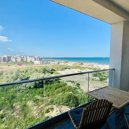 Lyvan's - Mamaia Nord Apartment