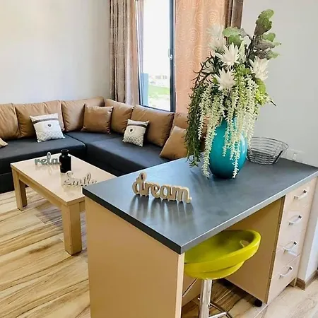 Lyvan's - Mamaia Nord
