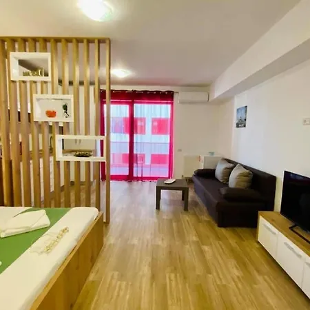 Lyvan's - Mamaia Nord *