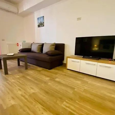 Lyvan's - Mamaia Nord Apartment Navodari