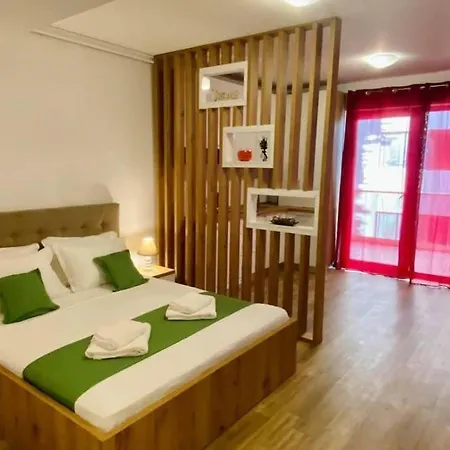 Lyvan's - Mamaia Nord *