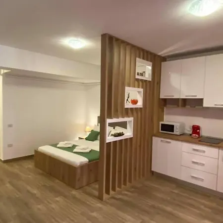 Lyvan's - Mamaia Nord *