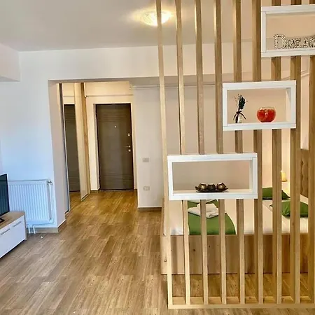 Lyvan's - Mamaia Nord