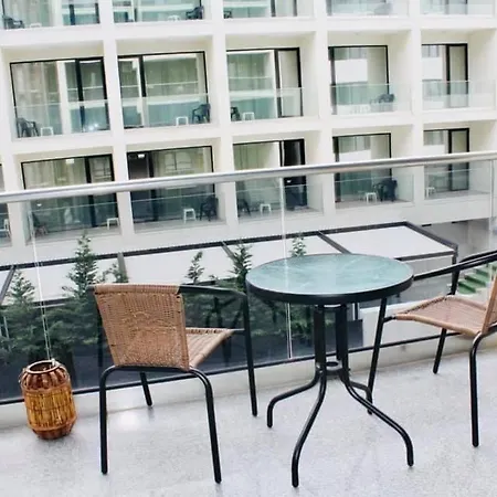 Lyvan's - Mamaia Nord Apartament *