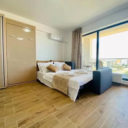 Lyvan's - Mamaia Nord *
