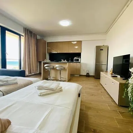 Apartment Lyvan's - Mamaia Nord *