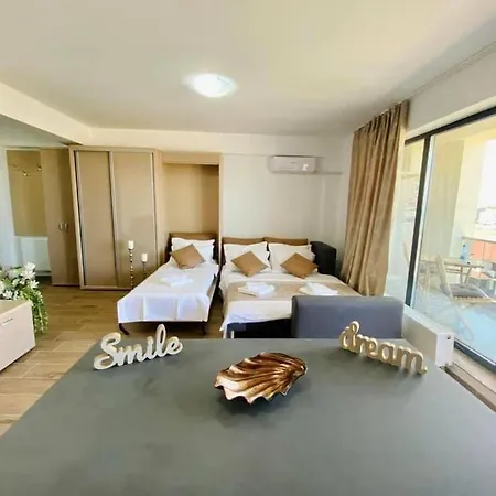Apartment Lyvan's - Mamaia Nord